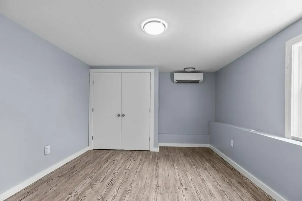 132 Maple Avenue Middletown RI 02842