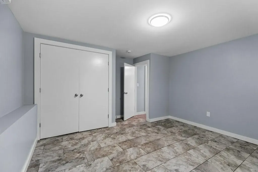 132 Maple Avenue Middletown RI 02842