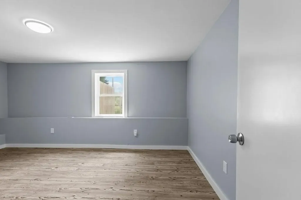 132 Maple Avenue Middletown RI 02842