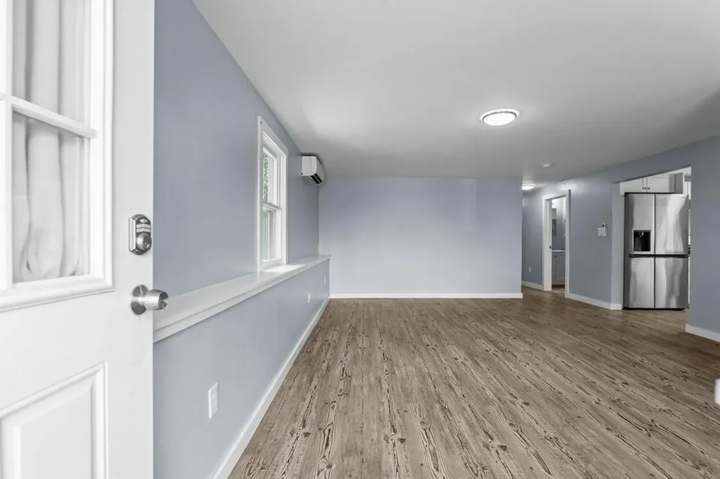 132 Maple Avenue Middletown RI 02842