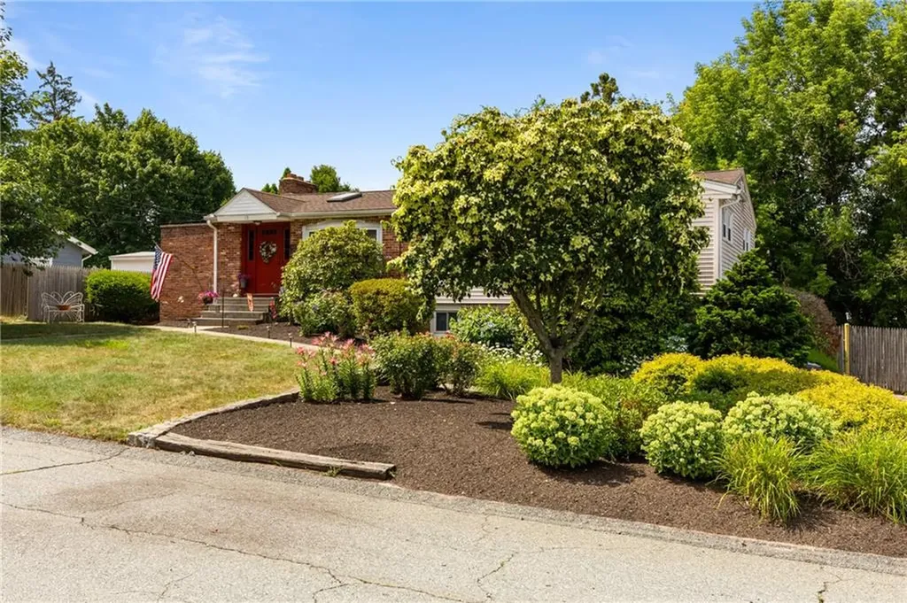 15 Freedom Drive Cranston RI 02920