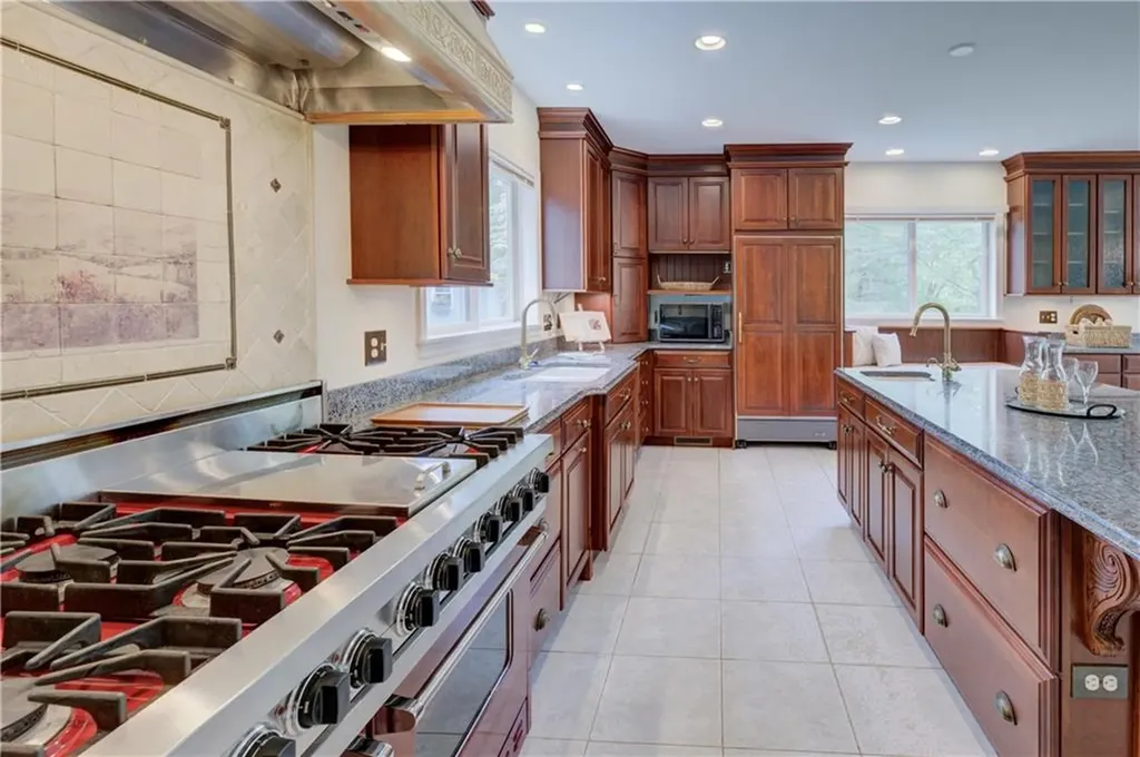 23 Pine Top Road Barrington RI 02806