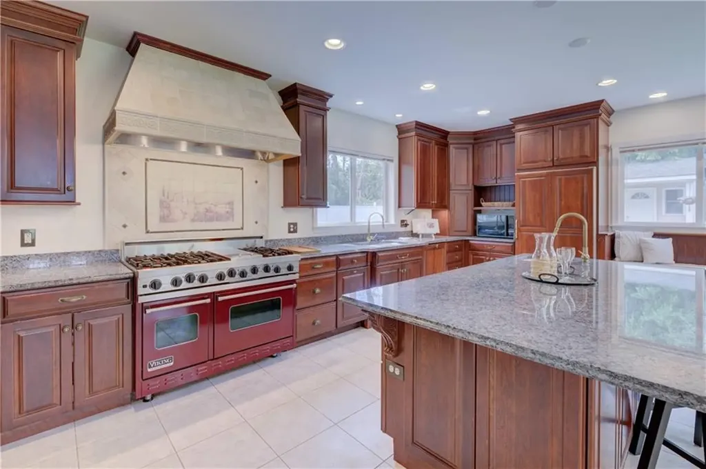 23 Pine Top Road Barrington RI 02806