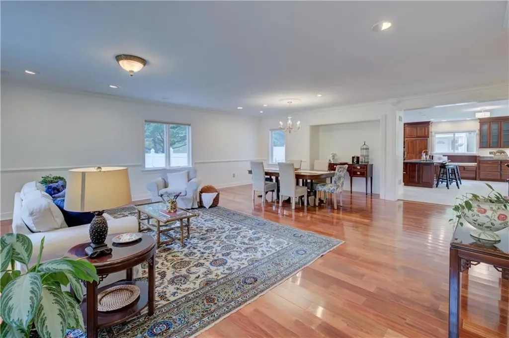 23 Pine Top Road Barrington RI 02806