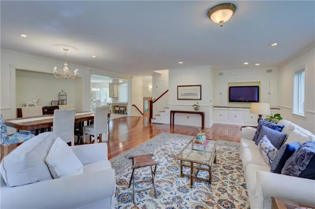 23 Pine Top Road Barrington RI 02806