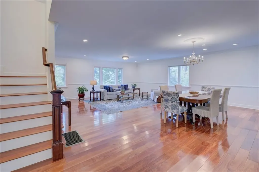 23 Pine Top Road Barrington RI 02806