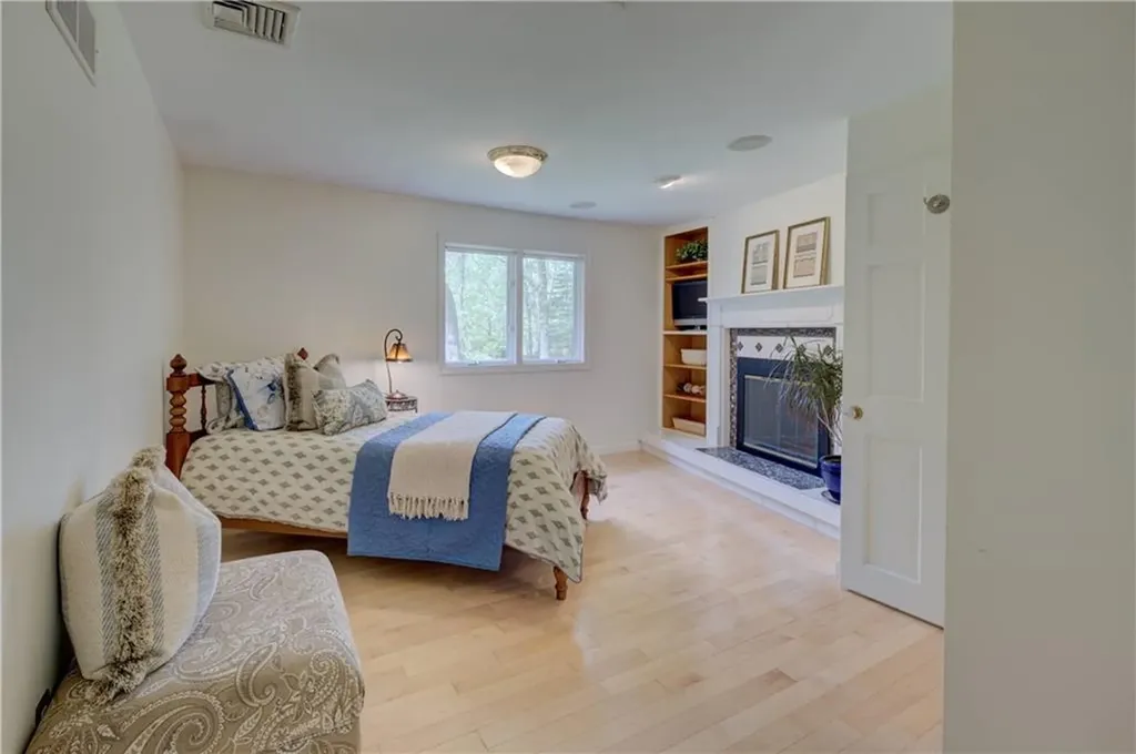 23 Pine Top Road Barrington RI 02806