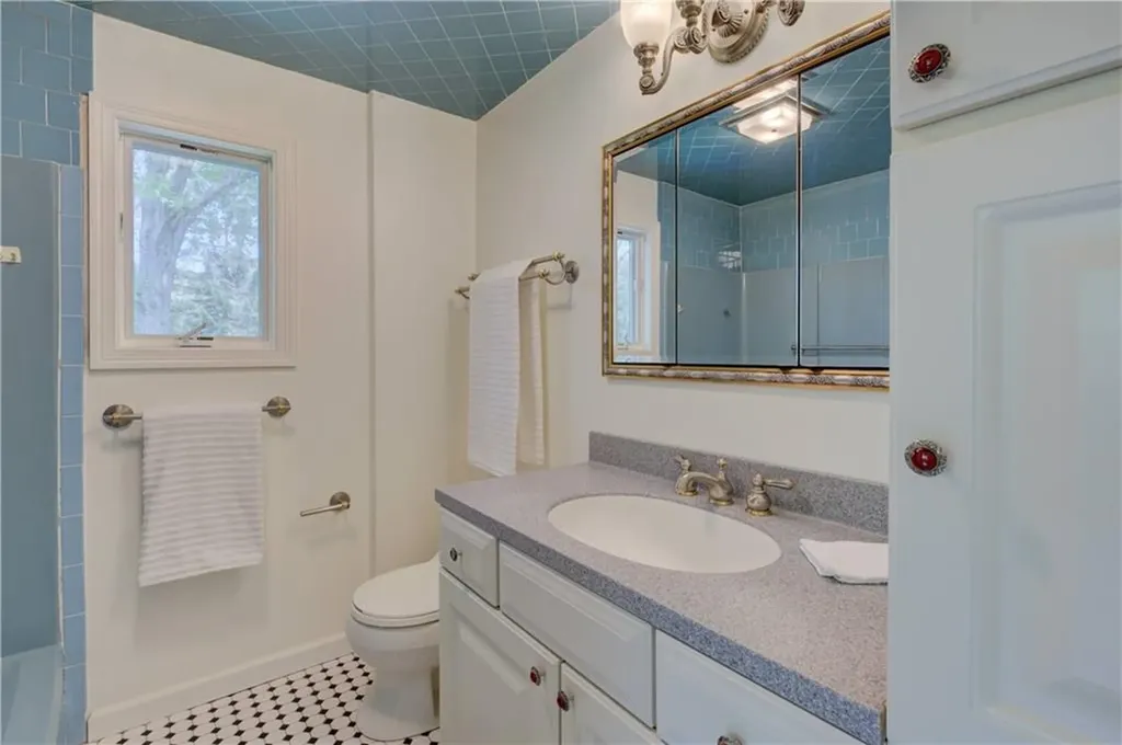 23 Pine Top Road Barrington RI 02806
