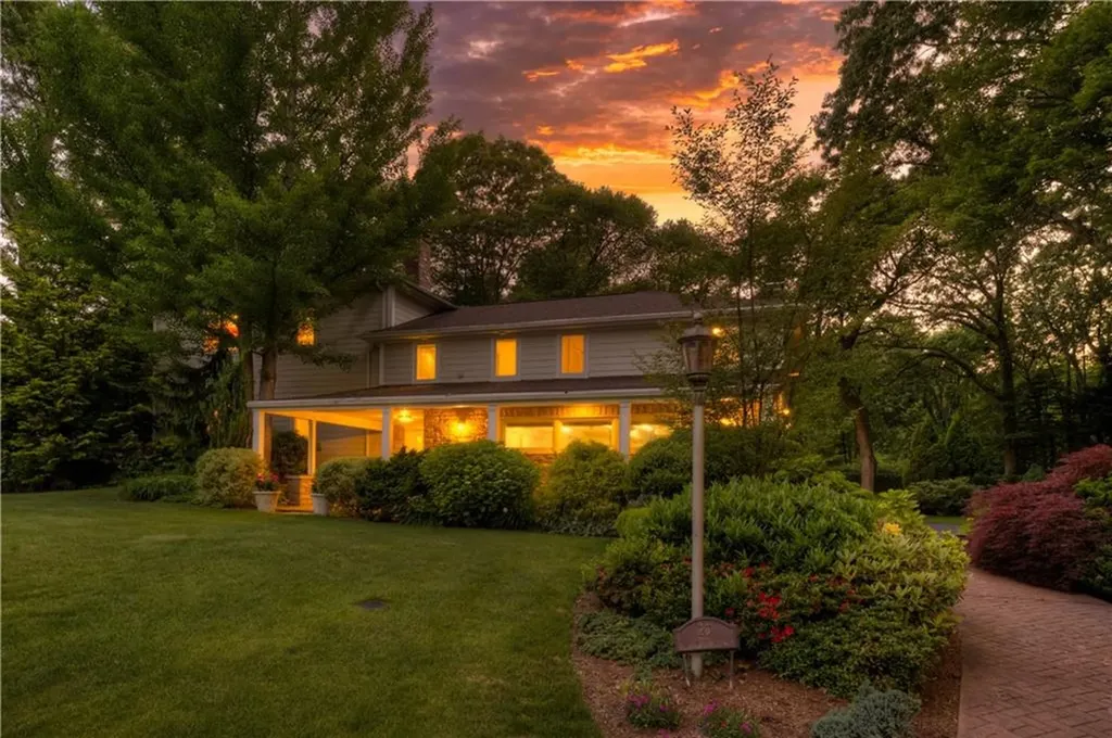 23 Pine Top Road Barrington RI 02806