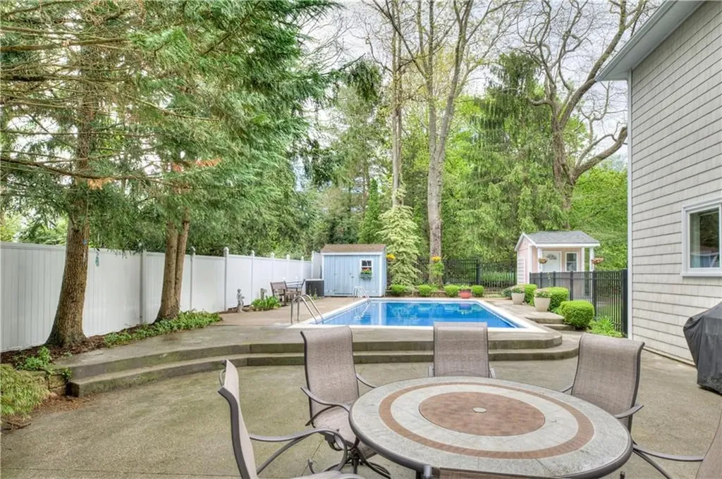 23 Pine Top Road Barrington RI 02806