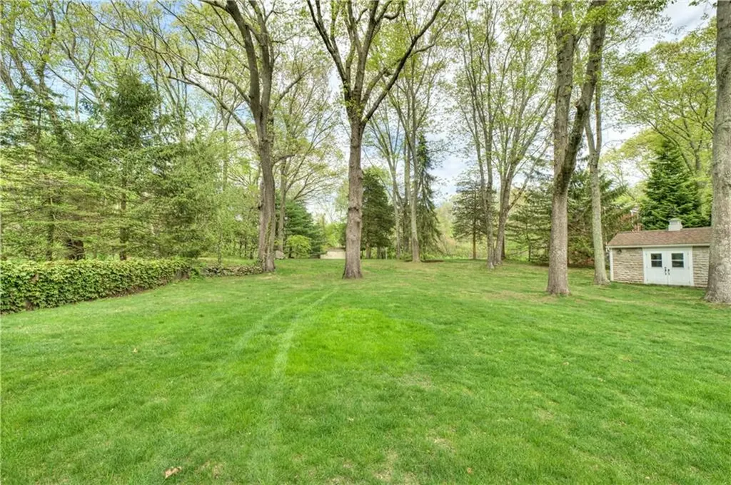 23 Pine Top Road Barrington RI 02806