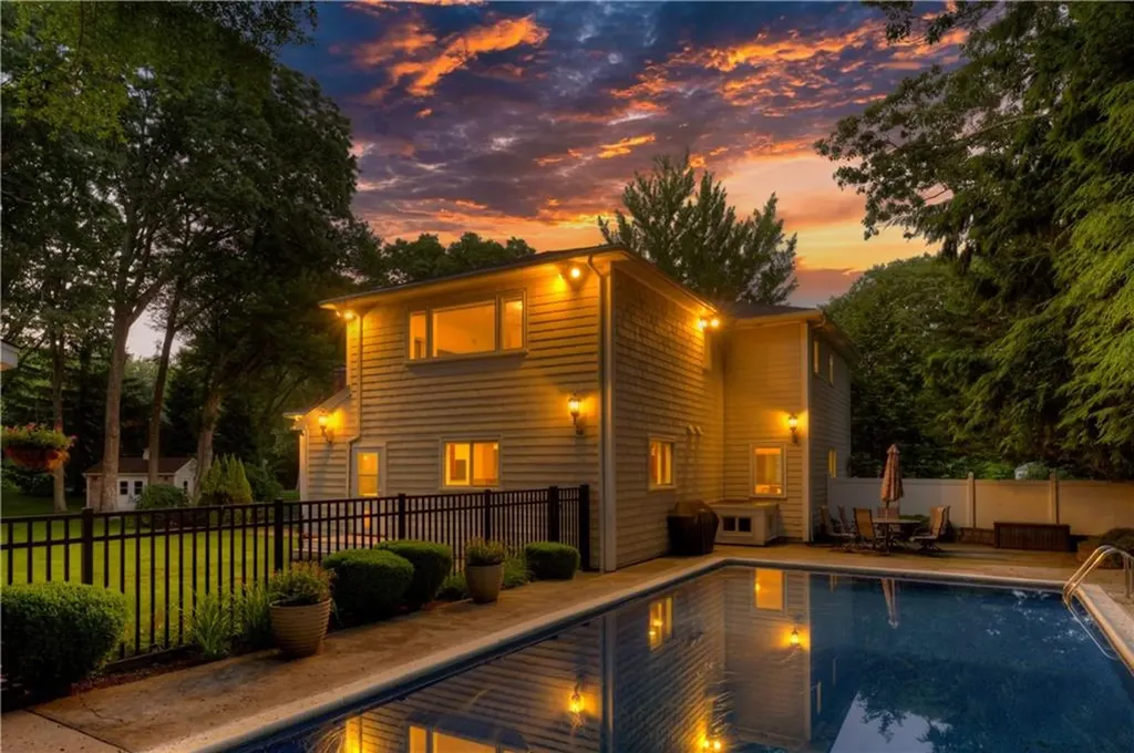 23 Pine Top Road Barrington RI 02806