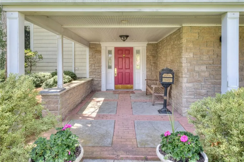 23 Pine Top Road Barrington RI 02806