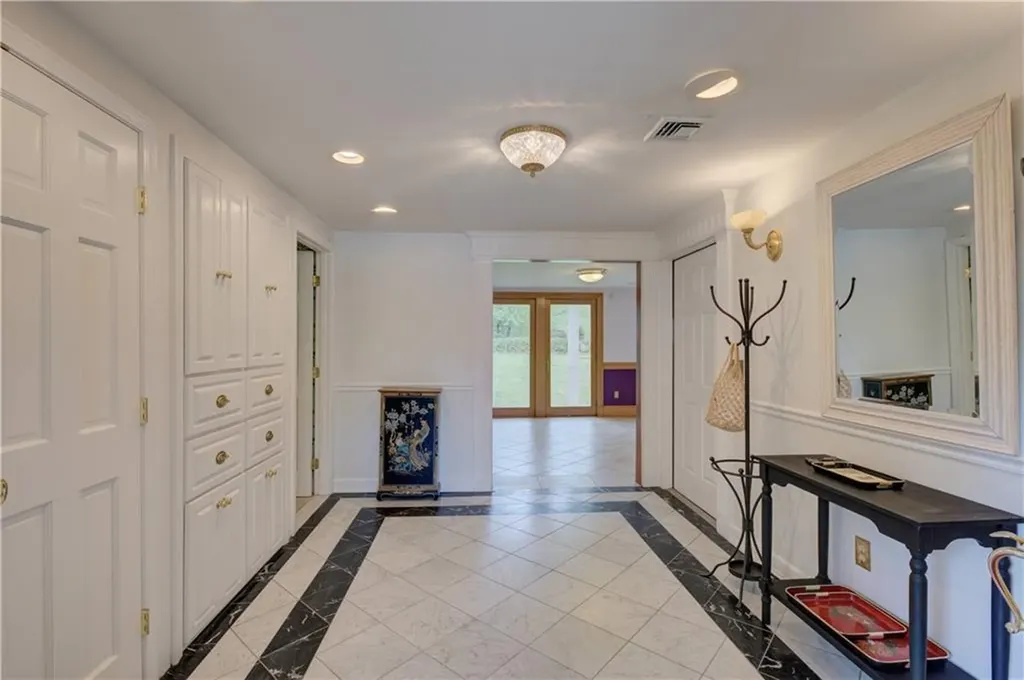 23 Pine Top Road Barrington RI 02806