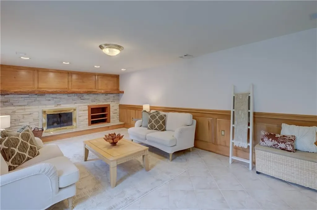 23 Pine Top Road Barrington RI 02806