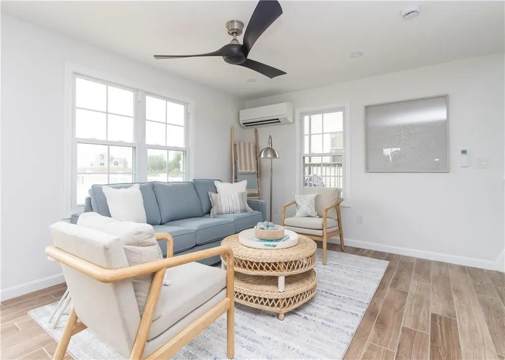 103 Saltaire Avenue Narragansett RI 02882