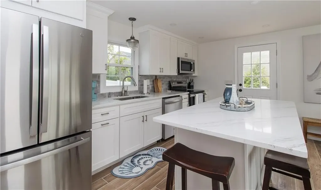 103 Saltaire Avenue Narragansett RI 02882