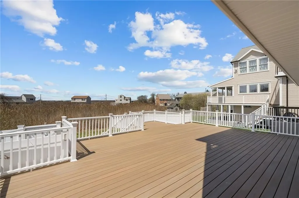 103 Saltaire Avenue Narragansett RI 02882