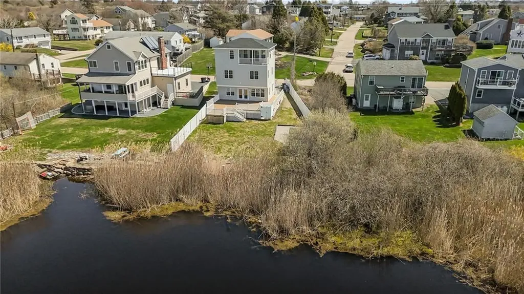 103 Saltaire Avenue Narragansett RI 02882