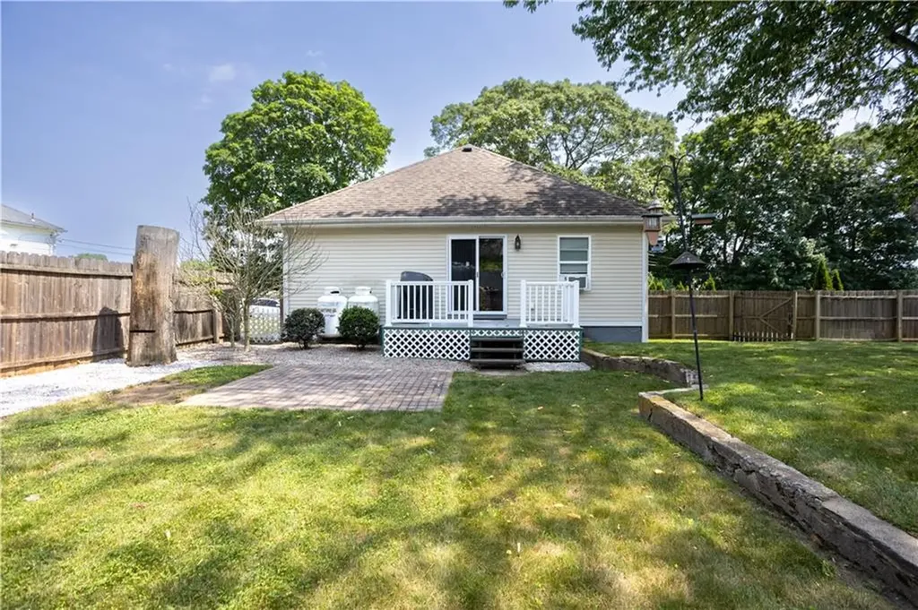 73 Fessenden Street Warwick RI 02886