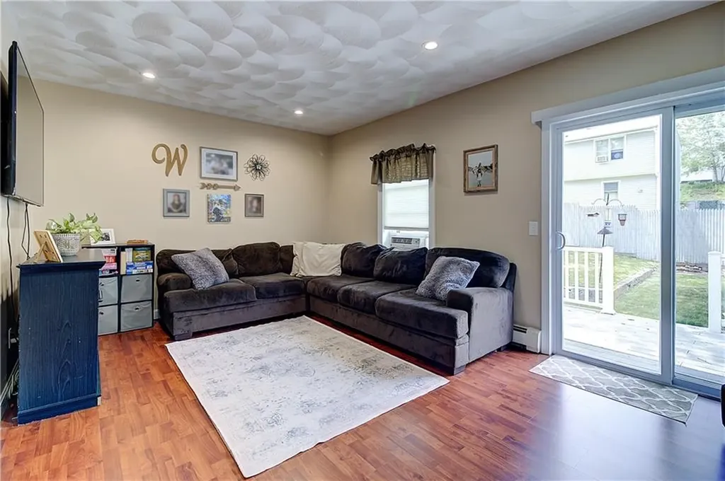 73 Fessenden Street Warwick RI 02886