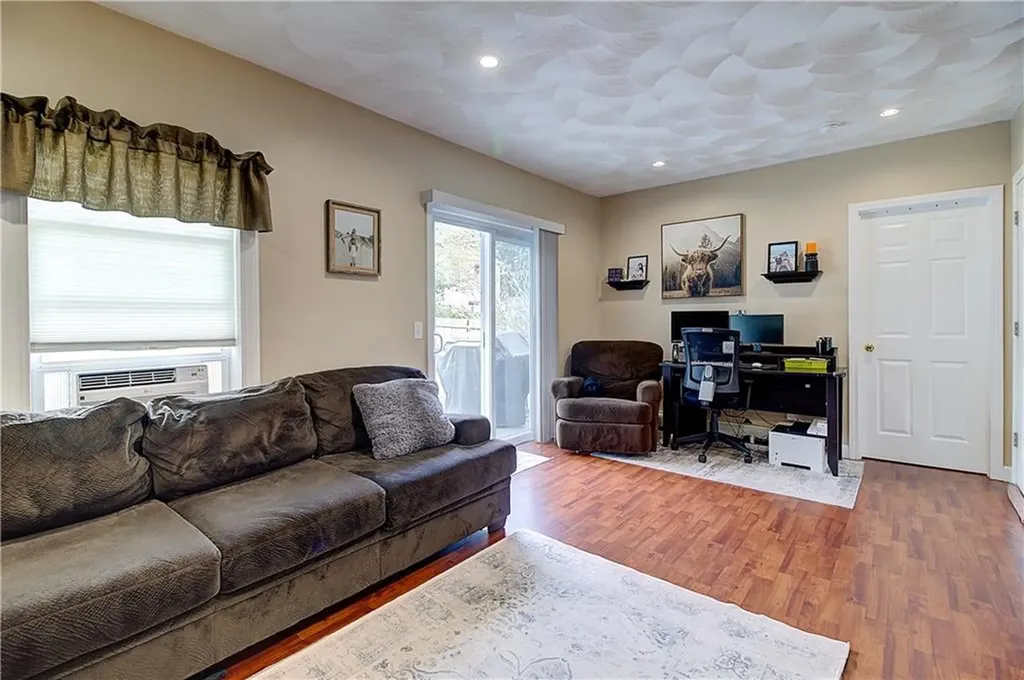 73 Fessenden Street Warwick RI 02886
