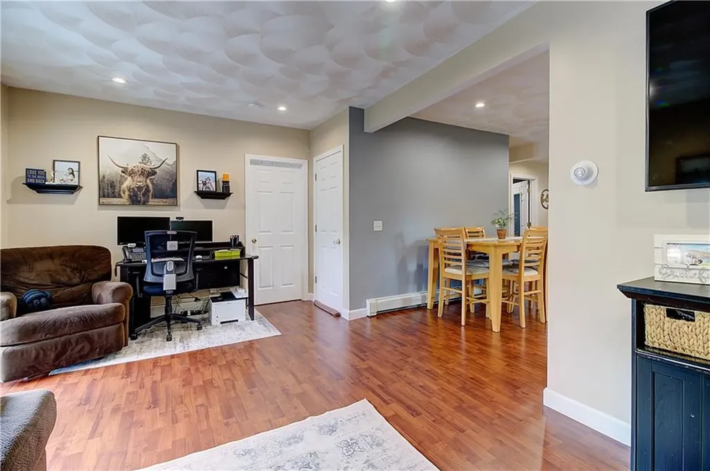 73 Fessenden Street Warwick RI 02886