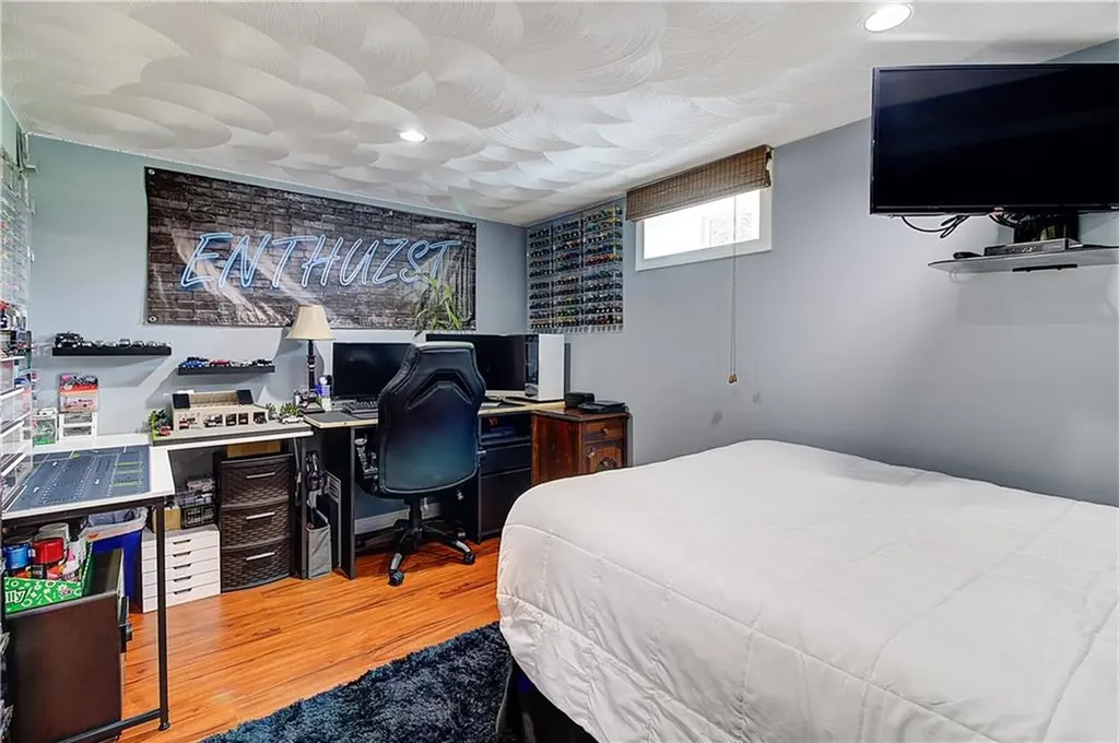 73 Fessenden Street Warwick RI 02886