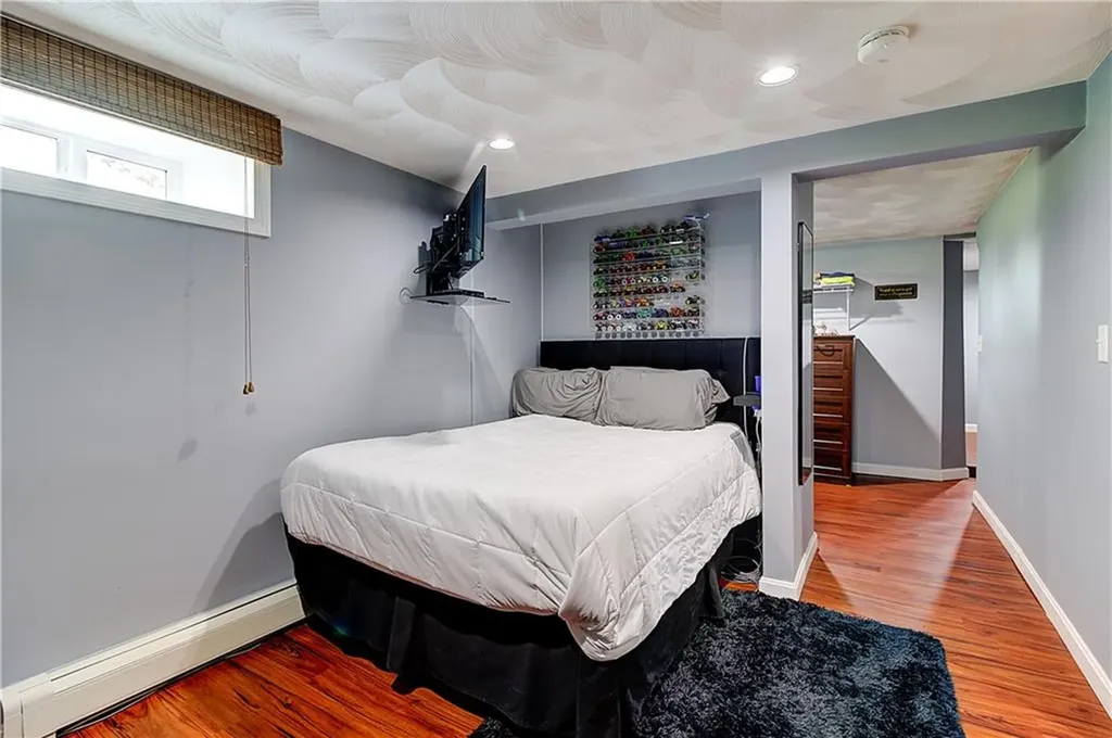 73 Fessenden Street Warwick RI 02886