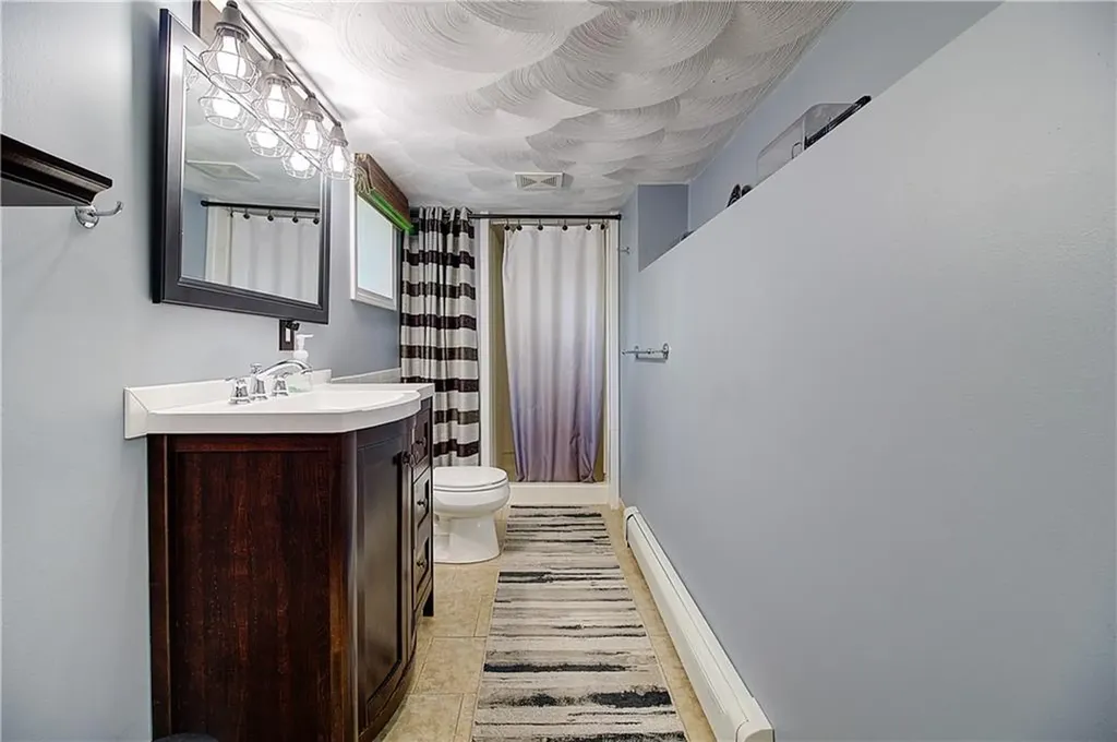 73 Fessenden Street Warwick RI 02886