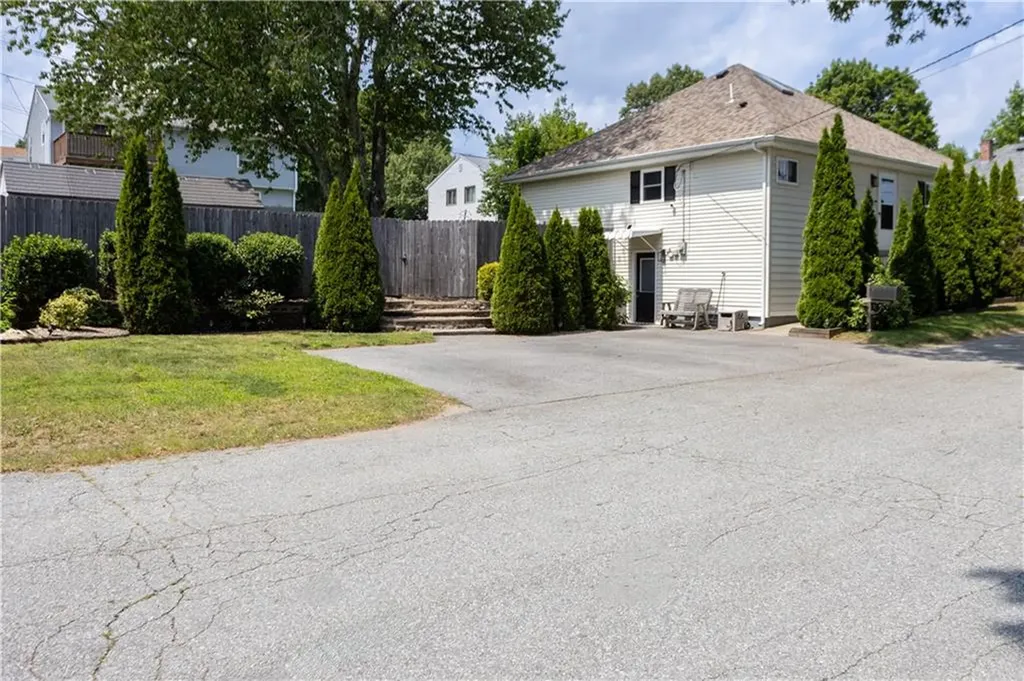 73 Fessenden Street Warwick RI 02886