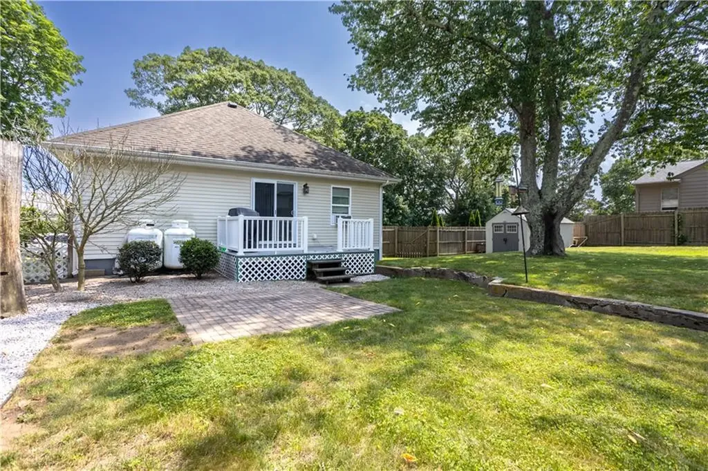 73 Fessenden Street Warwick RI 02886