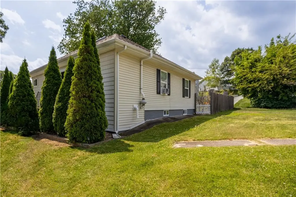 73 Fessenden Street Warwick RI 02886