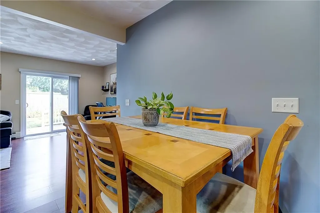 73 Fessenden Street Warwick RI 02886