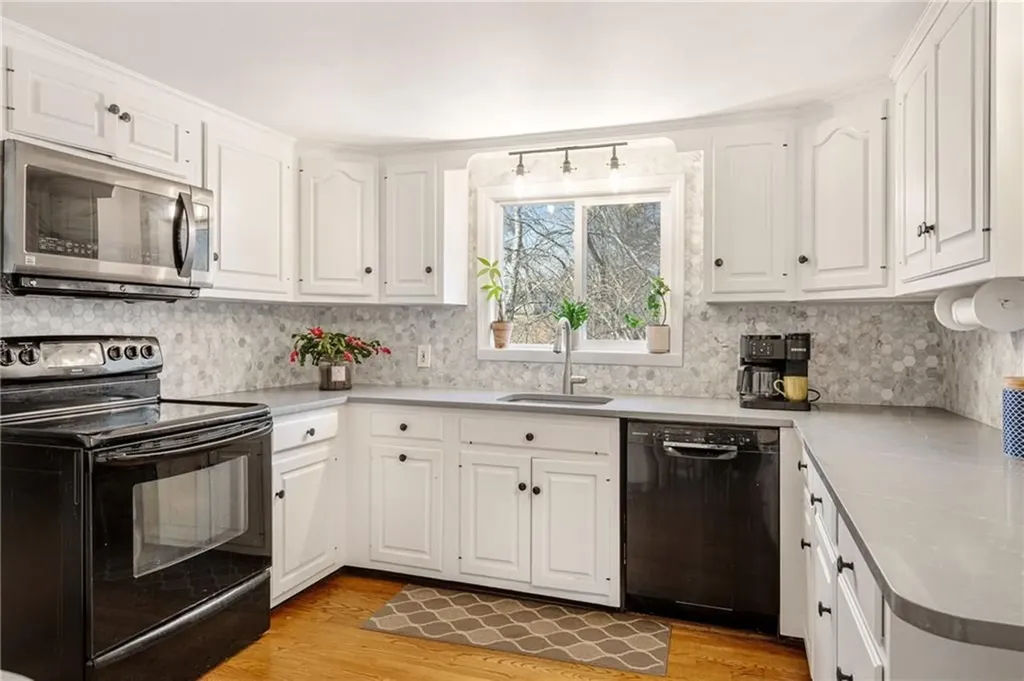 32 Tanglewood Trail Narragansett RI 02882