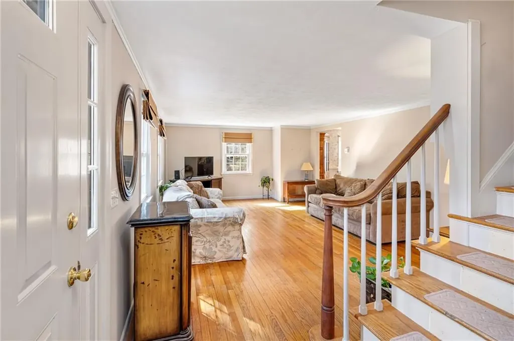 32 Tanglewood Trail Narragansett RI 02882