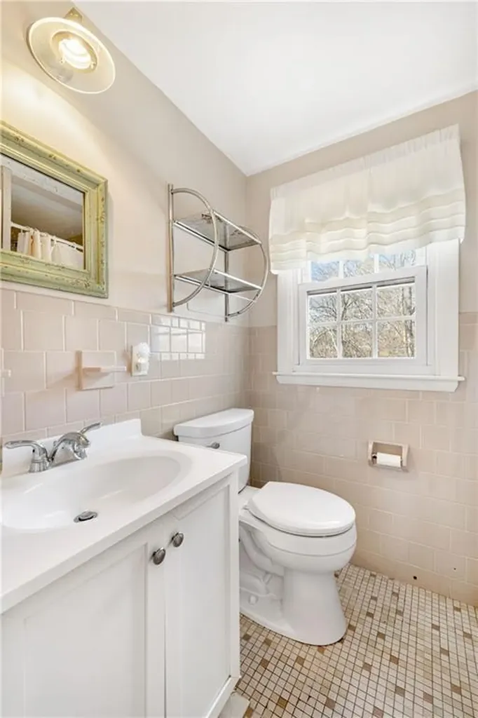32 Tanglewood Trail Narragansett RI 02882
