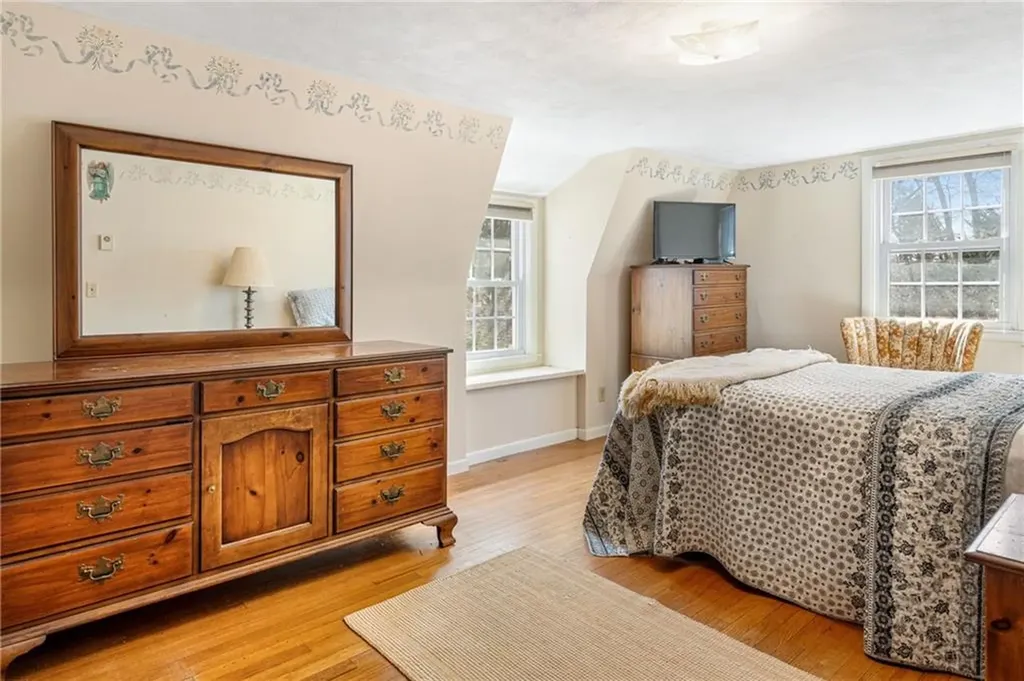 32 Tanglewood Trail Narragansett RI 02882