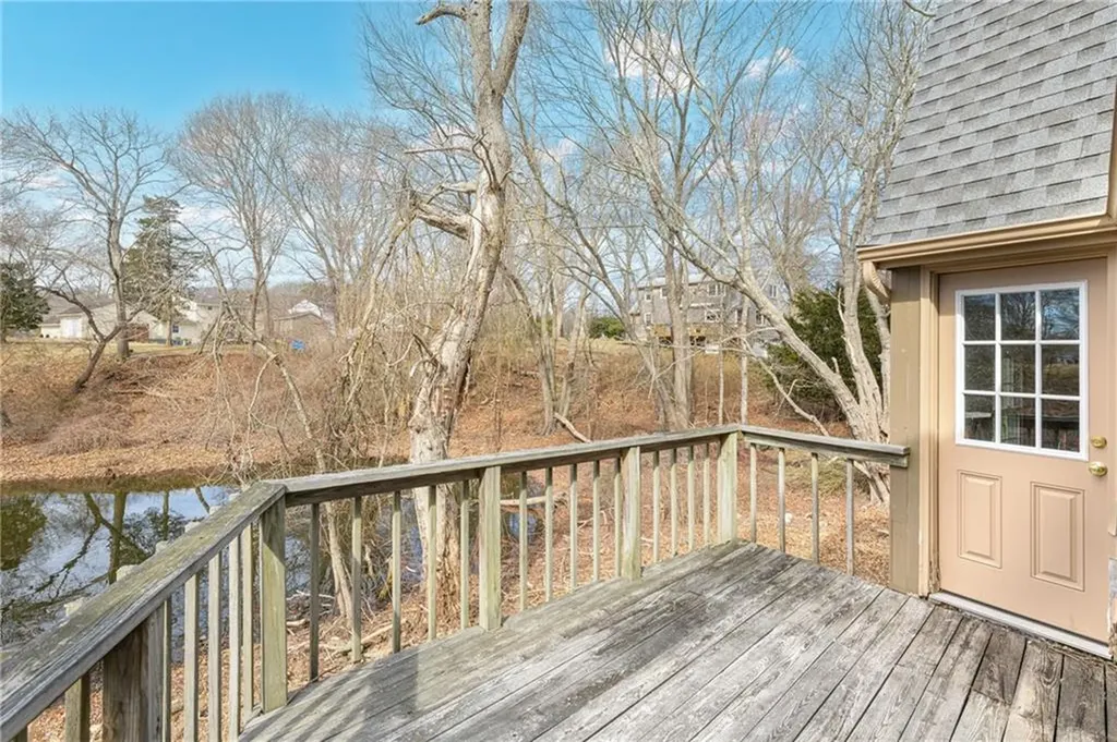 32 Tanglewood Trail Narragansett RI 02882