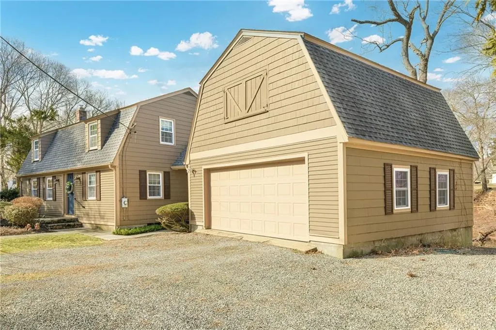 32 Tanglewood Trail Narragansett RI 02882