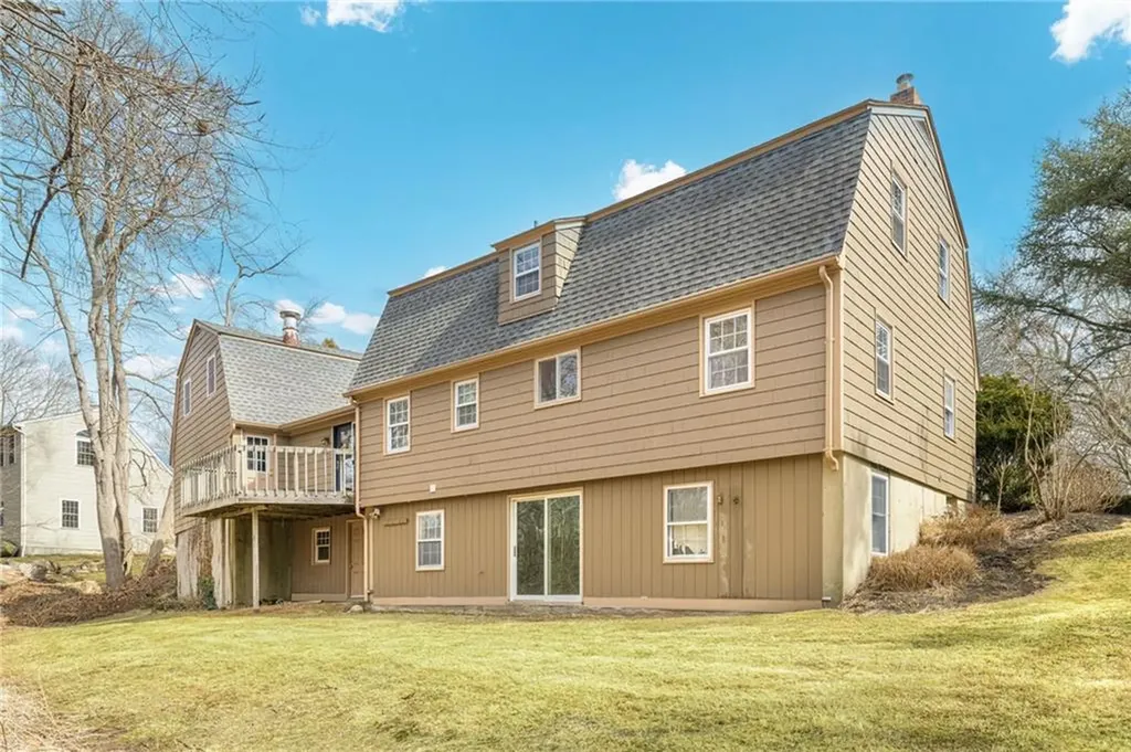 32 Tanglewood Trail Narragansett RI 02882