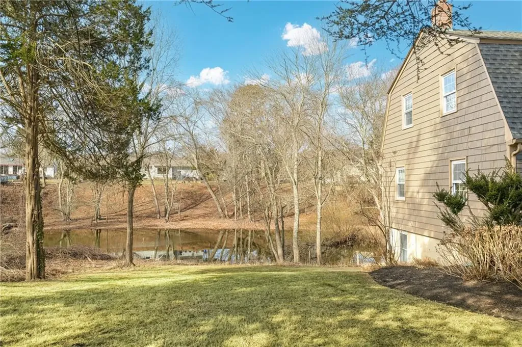 32 Tanglewood Trail Narragansett RI 02882