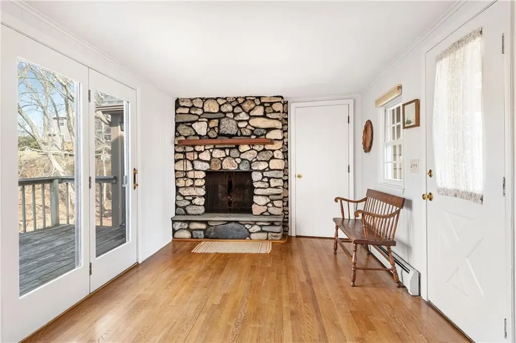 32 Tanglewood Trail Narragansett RI 02882