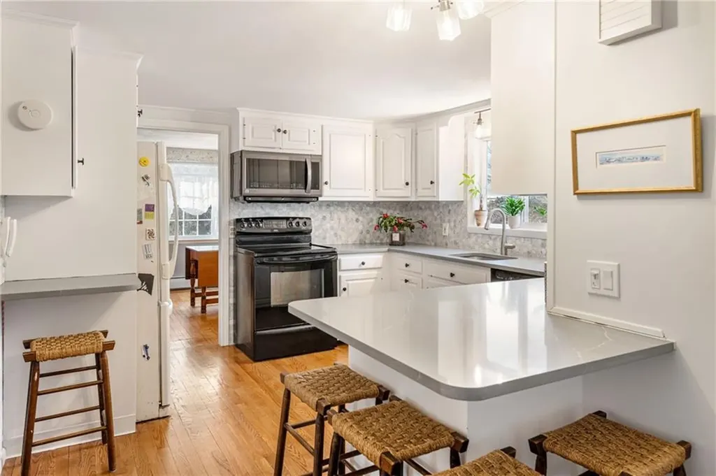 32 Tanglewood Trail Narragansett RI 02882