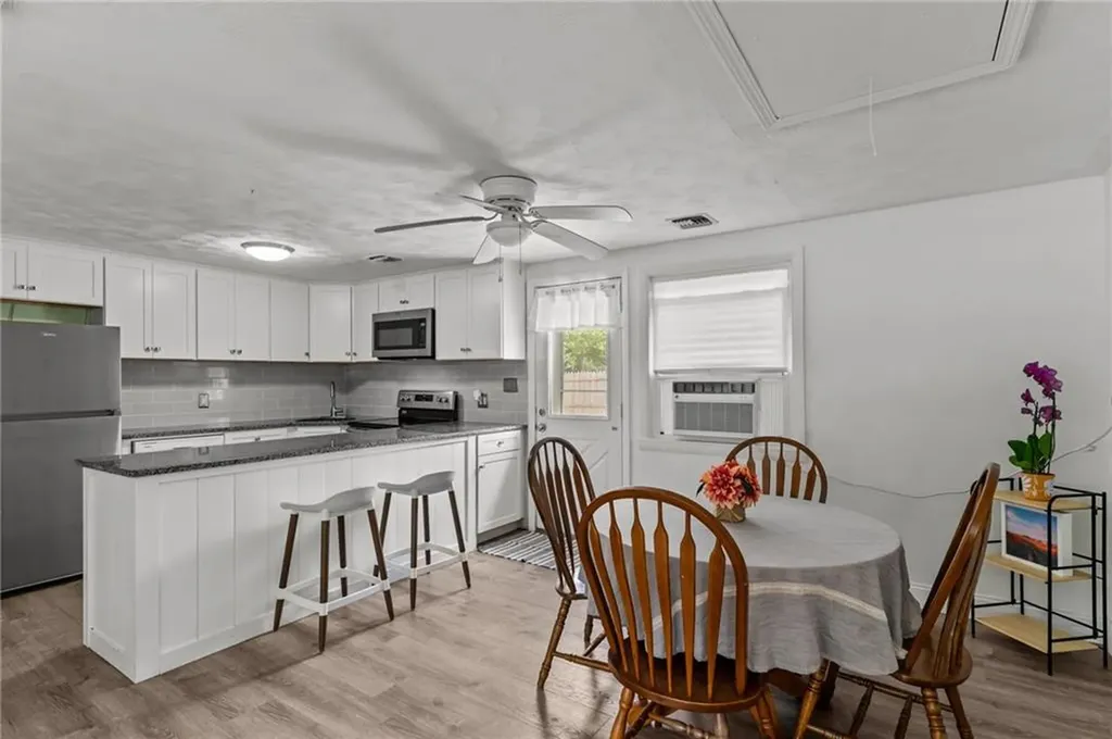 190 White Avenue Warwick RI 02889