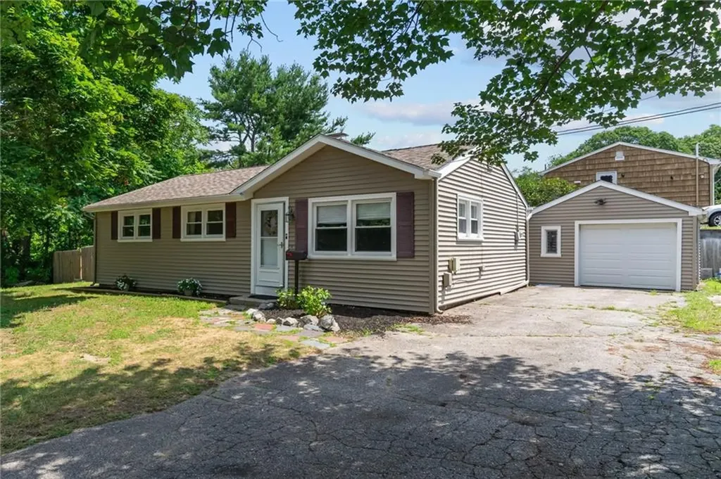 190 White Avenue Warwick RI 02889
