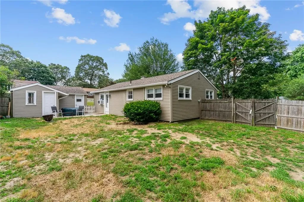 190 White Avenue Warwick RI 02889
