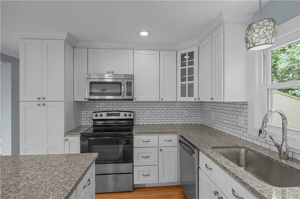 14 Gladding Street Bristol RI 02809