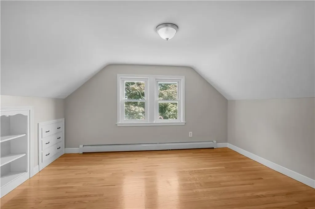 14 Gladding Street Bristol RI 02809