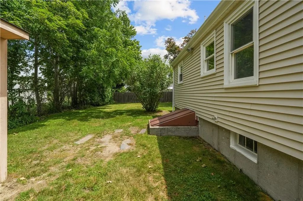 14 Gladding Street Bristol RI 02809